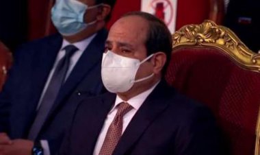 الرئيس السيسي يبكي خلال احتفالية يوم الشهيد