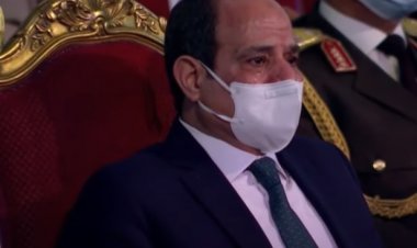 شاهد| لحظة بكاء الرئيس السيسي في عرض فيلم «الشهيد خالد»