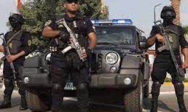 القبض على 4 أجانب سرقوا شخصًا بالإكراه في القاهرة