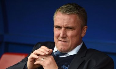 المدرب هرب.. المريخ السوداني في أزمة قبل مواجهة الأهلي