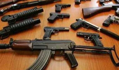 ضبط شخصين بحوزتهما أسلحة نارية وسرقا سائق في القاهرة