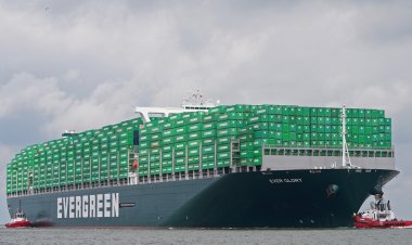 بعد جنوح سفينتها في قناة السويس.. سفينة تابعة لـ«إيفرجرين» تعطل الملاحة في أمريكا