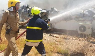 إصابة فرد من الدفاع المدني بالاختناق أثناء السيطرة على حريق مصنع للتنر