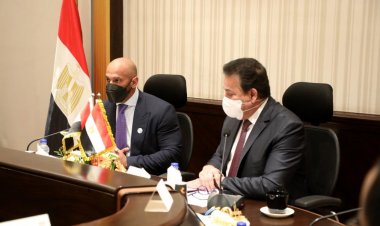 الدكتور خالد عبدالغفار يستقبل «رئيس دائرة الصحة» بإمارة أبوظبي