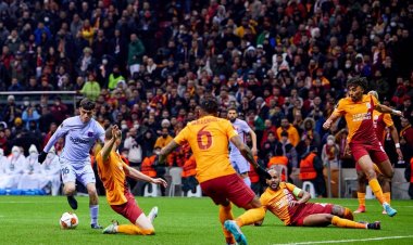بمشاركة مصطفى محمد.. جالاتا سراي يودع الدوري الأوروبي أمام برشلونة