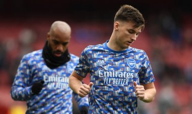 لاعب أرسنال يعتنق الإسلام قبل مواجهة أستون فيلا | صورة  