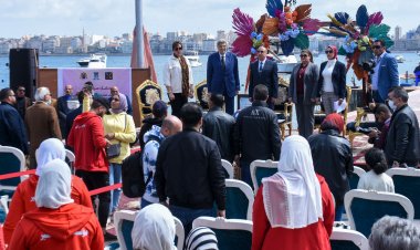 محافظ الإسكندرية يفتتح فعاليات احتفالية عيد الأم