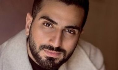 محمد الشرنوبي يحذر النجوم وجمهوره من «محتال»