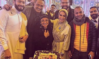 بالعباءة والحجاب.. أسرة «المداح 2» يحتفلون بزواج دنيا عبد العزيز داخل لوكيشن التصوير