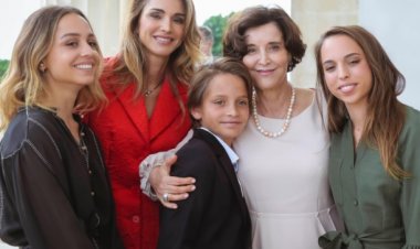 شاهد| الملكة رانيا ورايا أبي راشد وفنانون يحيون ذكرى عيد الأم