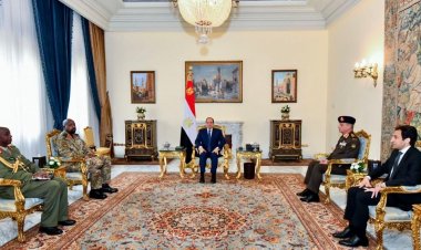 تفاصيل لقاء الرئيس السيسي وقائد القوات البرية الأوغندية