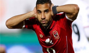 مؤمن زكريا يؤازر منتخب مصر قبل مواجهة السنغال