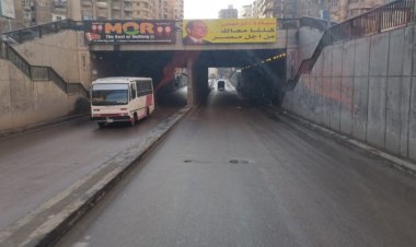 غرق شوارع الإسكندرية بعد هطول أمطار رعدية بالتزامن مع نوة عوة