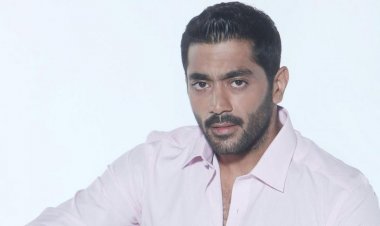 أحمد فلوكس: تم اختراق حسابي «نسل الأشراف» واللي عملت كدة «هانفخها»