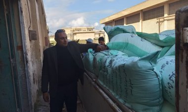 ضبط سيارة محملة بـ ٣٥ شيكارة دقيق بلدي مدعم لإعادة بيعه في السوق بالبحيرة