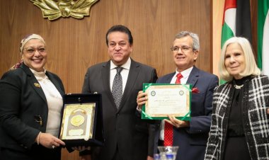 رئيس الإدارة المركزية للمعامل بوزارة الصحة يفوز بجائزة الطبيب العربي