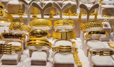 أسعار الذهب ترتفع مجددًا بعد انخفاض في بداية تعاملات اليوم