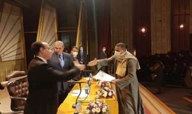 وزير القوى العاملة يسلم 75 عقد عمل  لذوي الهمم في الأقصر