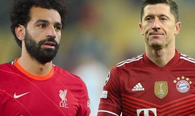 صحيفة إسبانية: ليفاندوفسكي قد يمنع انتقال محمد صلاح إلى برشلونة