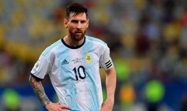 ميسي يلمح إلى الاعتزال الدولي بعد كأس العالم