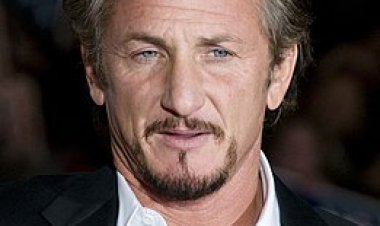 شون بن يهدد القائمين على «الأوسكار».. الرئيس الأوكراني السبب