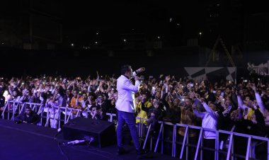 بالصور.. رضا البحراوي «يزلزل» مهرجان مسرح الزمالك بـ«سهرة شعبية»