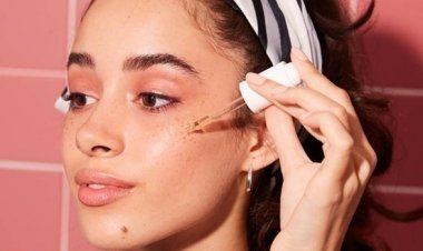 خبيرة تجميل تكشف طريقة صناعة «سيروم طبيعي» بزيوت منزلية