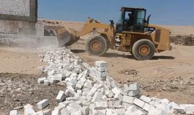 إزالة 16 حالة تعدِ على أراضي الدولة بمساحة  5480  متر مربع بإسنا جنوب الأقصر