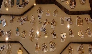 أسعار الذهب في مصر اليوم الاثنين.. تتراجع 7 جنيه