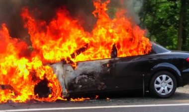 حريق يلتهم سيارة ملاكي بمطلع الطريق الدائري في الجيزة