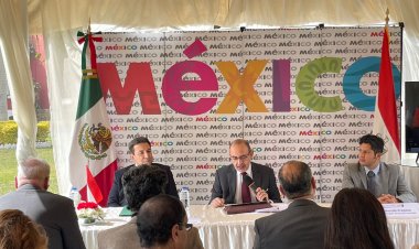 مهاجرون مكسيكيون يهدون السلطان قايتباي جداريتين