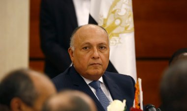 وزير الخارجية يعقد جلسة مباحثات مع نظيره القطري