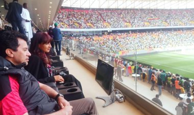 وزير الرياضة يصل ستاد مباراة مصر والسنغال بالعاصمة داكار