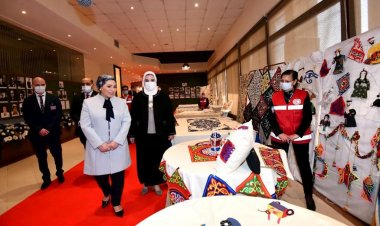 بالصور.. السيدة انتصار السيسي تتفقد مقر الهلال الأحمر المصري