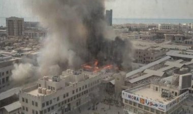 اندلاع حريق بسوق المباركية التجاري بالعاصمة الكويتية