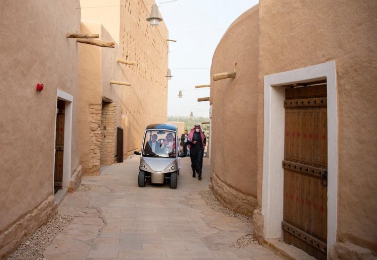 بالصور| ولى عهد السعودية في جولة مع الرئيس السيسي فى حي الطريف التاريخي