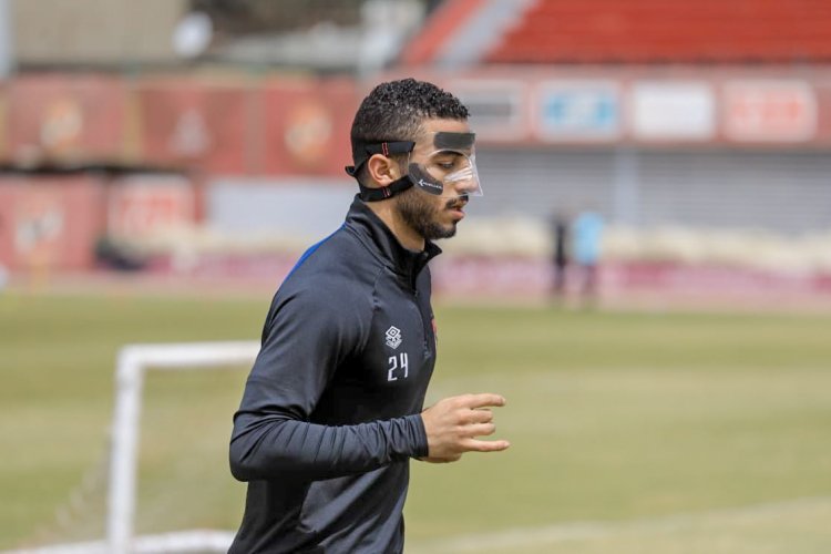 «عبدالمنعم» يبدأ جري حول الملعب.. وكدمة بالكتف لحمدي فتحي