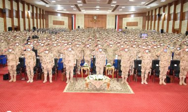 وزير الدفاع يلتقي بمقاتلي الجيش الثاني الميداني والمنطقة الغربية العسكرية