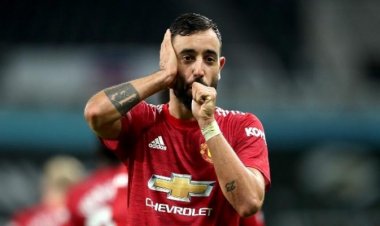 تمديد عقد برونو فيرنانديز حتي 2026 مع «الشياطين الحمر»