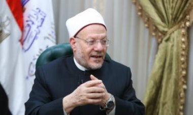 مفتي الجمهورية يهنئ الرئيس السيسي والشعب المصري بحلول شهر رمضان المبارك