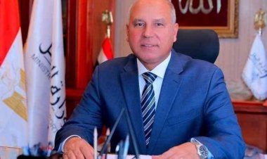 اللواء كامل الوزير يصدر عدة  قرارات هامة في قطاع النقل البحري