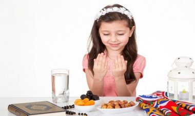 من هم الأطفال الممنوعون من الصيام؟.. طبيب استشاري يجيب