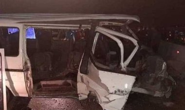 مصرع شخص وإصابة 3 آخرين في حادث اصطدام سيارة بالرصيف أعلى محور روض الفرج