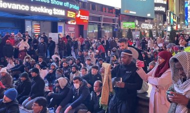 لأول مرة.. المسلمون يؤدون صلاة التراويح في ميدان «تايمز سكوير» بنيويورك