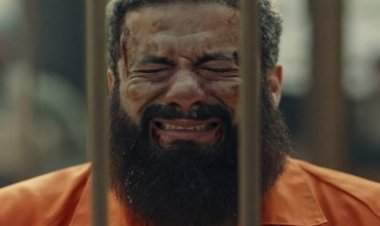 محمد فراج يعيد مشهد مقتل الطيار الأردني معاذ الكساسبة في «العائدون».. فيديو