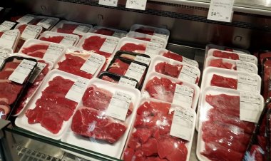 التموين تخفض سعر اللحوم المجمدة بالمجمعات الاستهلاكية
