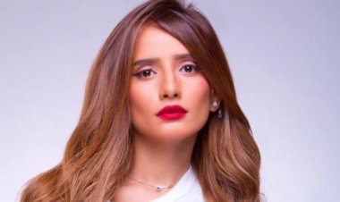 نجل «زينة» يفاجئها على الهواء: «لما بتتعصب بتكسر البيت»