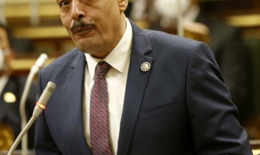 النائب «أشرف أمين» يشيد  بتدوينات المصريين «كمل يا سيسي إحنا معاك» على تويتر