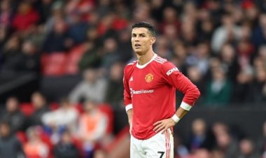 فيديو| رونالدو يحطم هاتف مشجع عقب الخسارة أمام إيفرتون