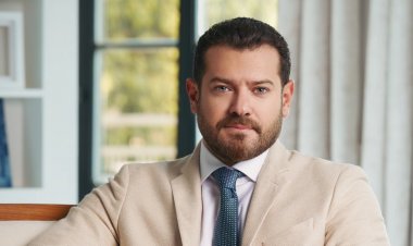 للمرة الأولى.. عمرو يوسف يكشف سر إيقاف مسلسل «الملك»